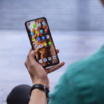 گوشی موبایل رد تون مدل V10 دو سیم کارت ظرفیت 256 گیگابایت و رم 8 گیگابایت